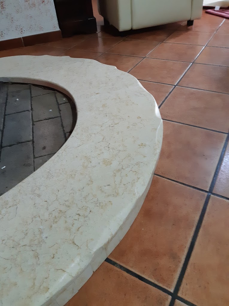 Pavimento in marmo lucidato realizzato dalla Marmeria Deidda